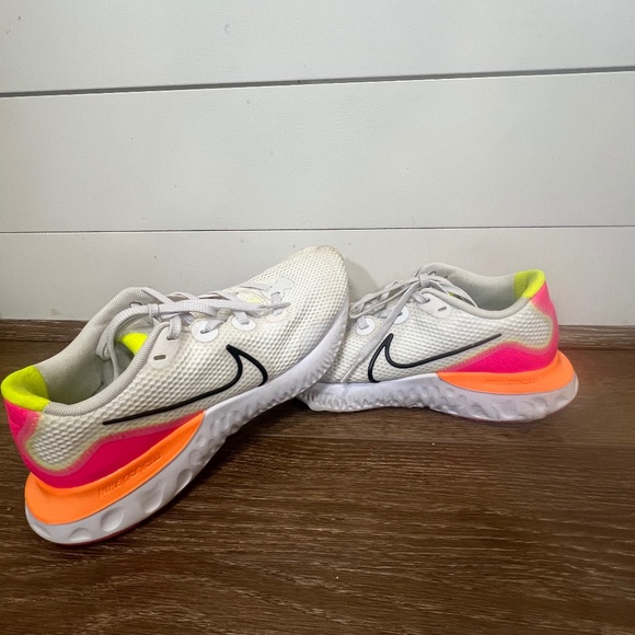 Nike Renew Run CK6360-005 - Lightweight Running Shoes Women's - Picture 1 of 9